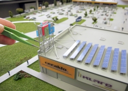 Farebný model obchodného areálu s nasvietením obchodných domov