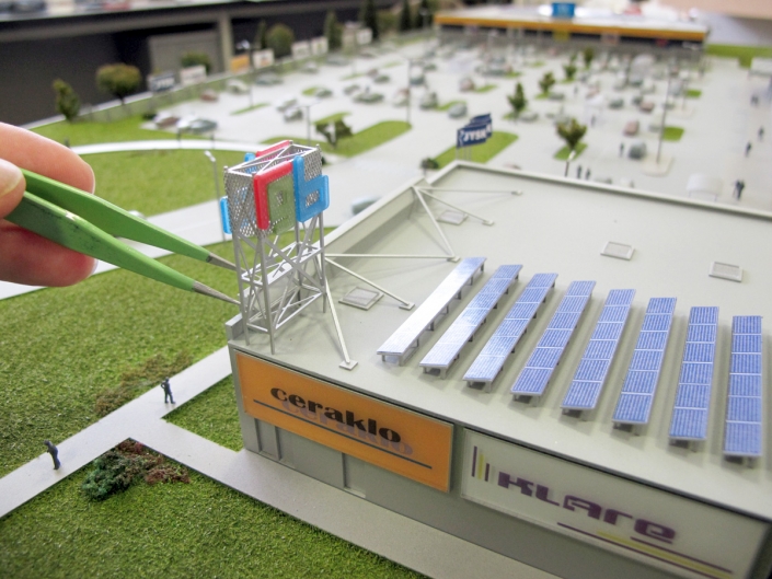 Farebný model obchodného areálu s nasvietením obchodných domov